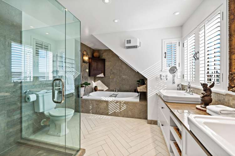 9 Wynsfield Garden Saint Heliers_16