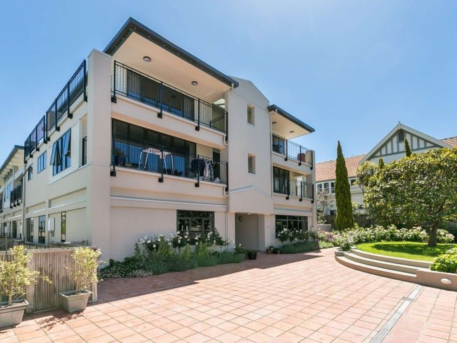 1/28 Hobson Street Thorndon_0