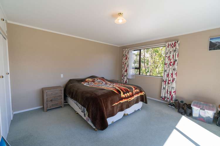 39 Home Street Manapouri_10