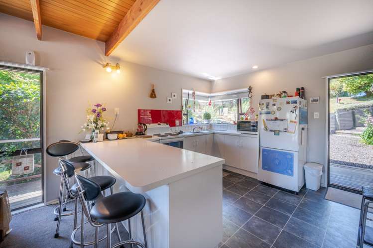 5 Ngaio Grove Robinsons Bay_15