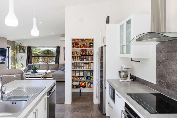 51 Chestnut Close Kelvin Grove_9