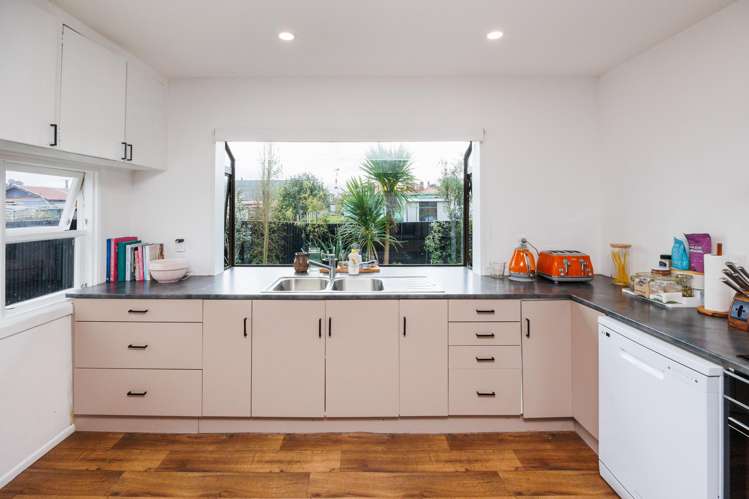 13 + 13A Potaka Street Marton_13