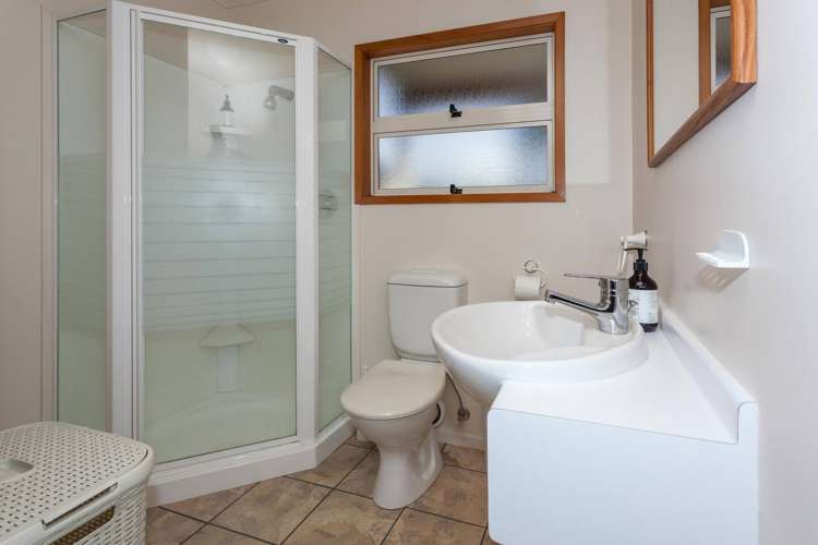 102 Saint Patricks Row Whangamata_16