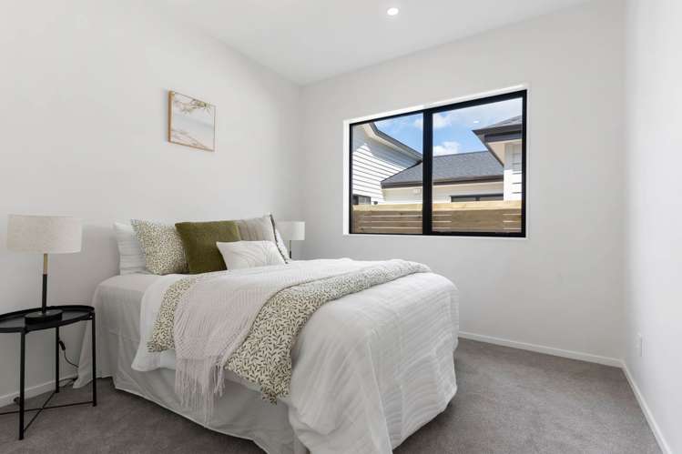 173 Otuwairoa Esplanade Opaheke_21