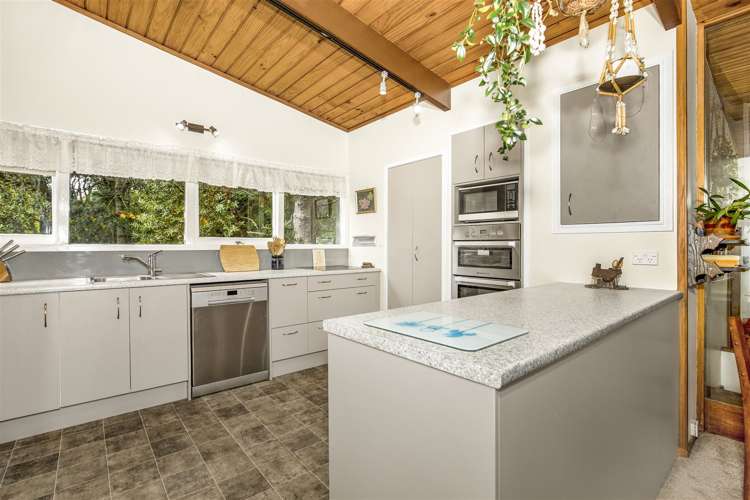 186 Atkinson Road Titirangi_6