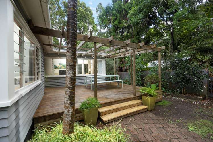 1 Valley View Road Titirangi_4
