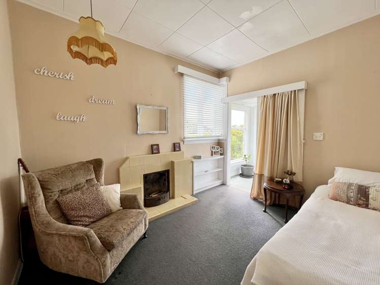 38 Moana Street Riverton_21