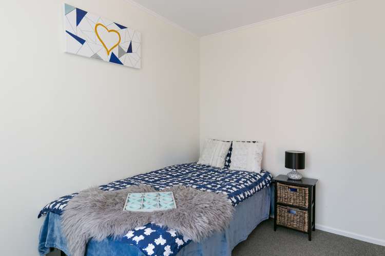 44 Bracken Road Paparangi_6