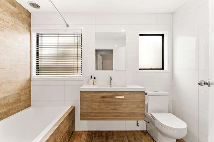 11 Moffat Road Red Beach_18