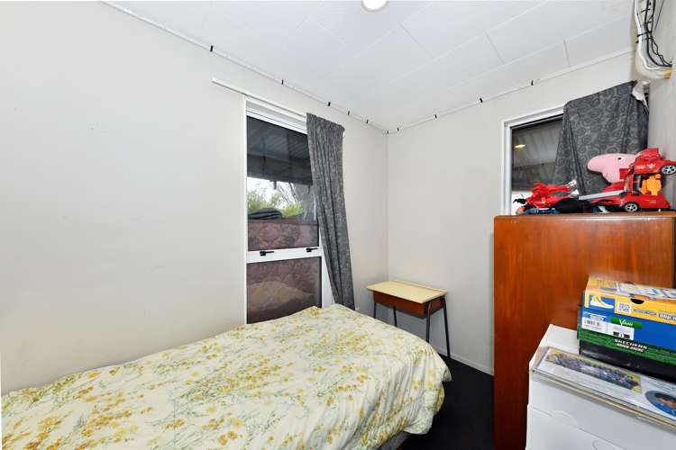 2/98 Neill Street Hornby_11