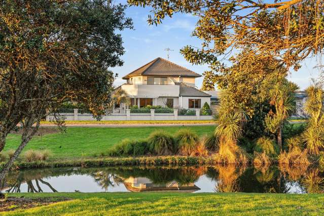 Prestige living by the water reserve, Royal Palms