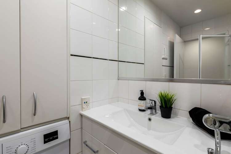3D/105 Anzac Avenue City Centre_16