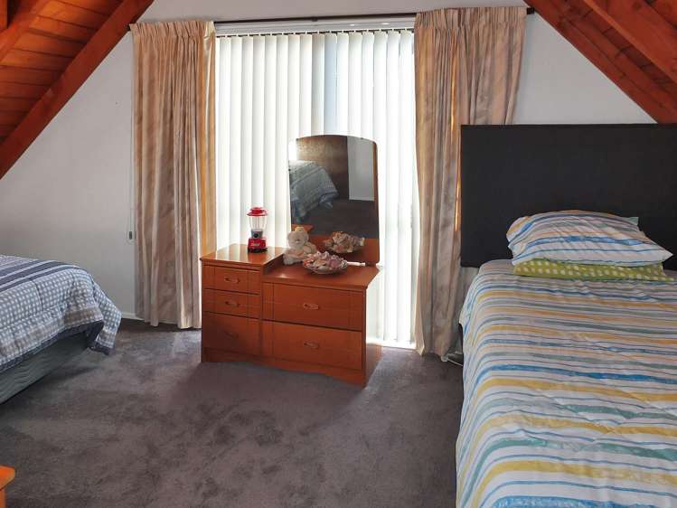 38 Hennessy Street East Foxton Beach_23