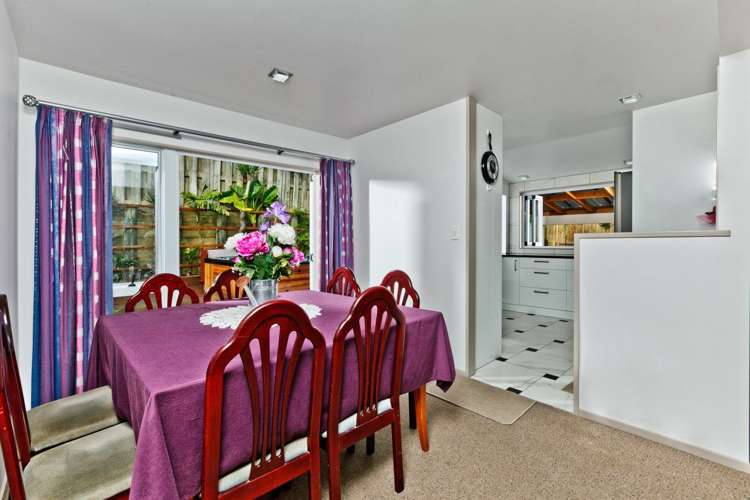 2/615 East Coast Road Browns Bay_13