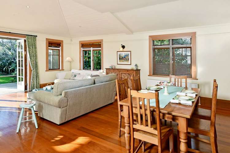 6 Ascot Avenue Narrow Neck_5