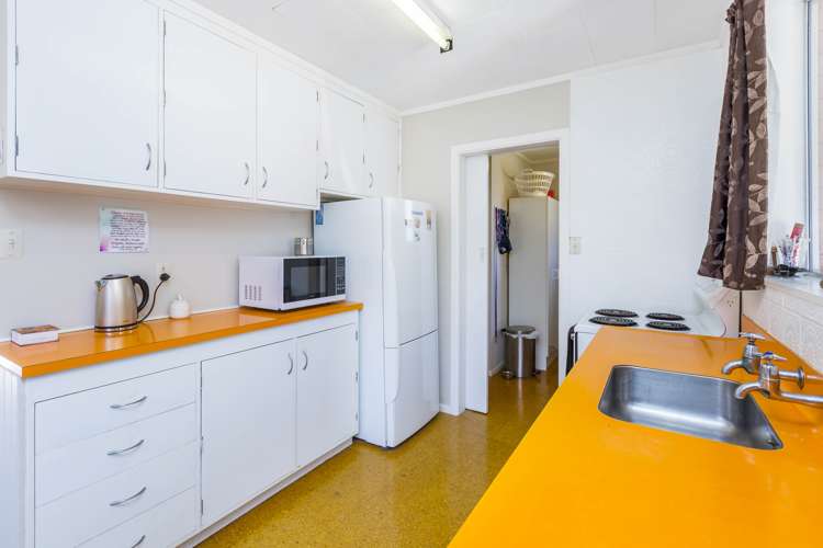 1/9 Denver Grove Totara Park_10