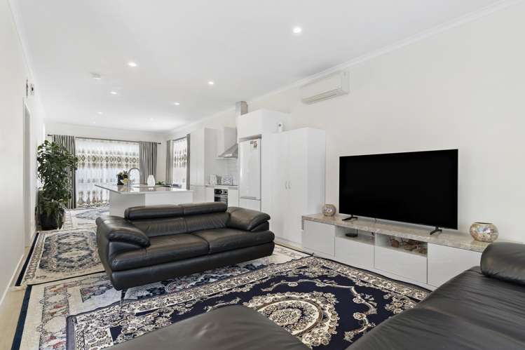 10 Grey Warbler Road_5