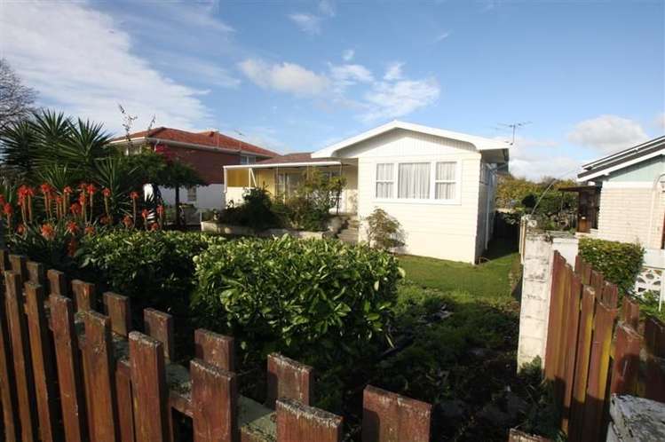 63 Hutchinsons Road Bucklands Beach_2