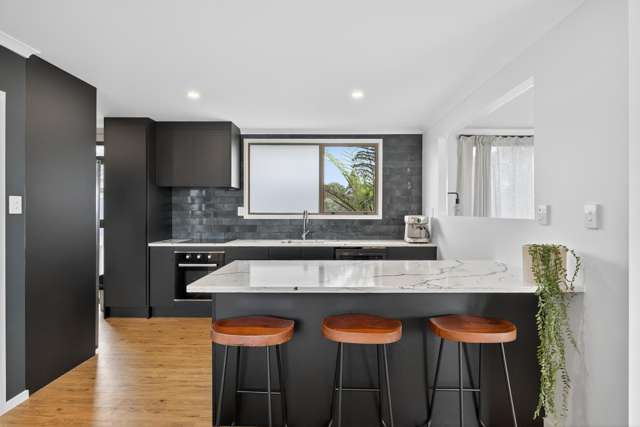 37 Botany Road Botany Downs_1