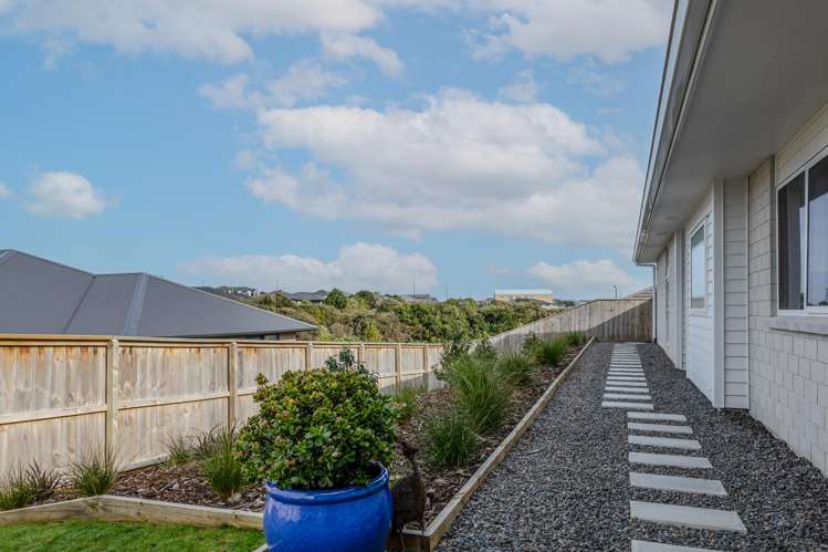 32 OMAHURU ROAD  "Kahawai Point" Glenbrook_44