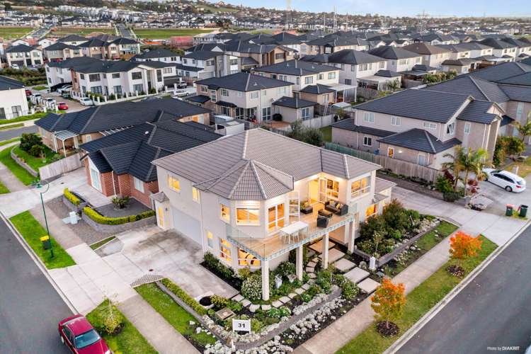 31 Castlebane Drive Flat Bush_11