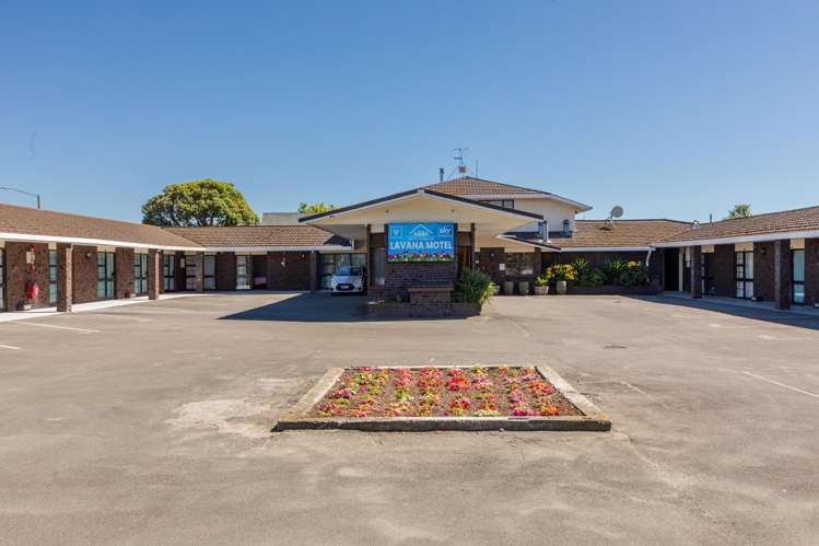 1400 Karamu Road North Mayfair_5