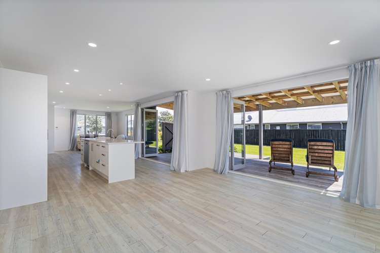 42 Longreach Drive Cooks Beach_8