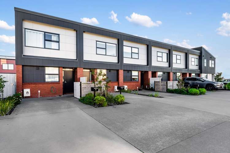 6 Magnetite Lane Flat Bush_33