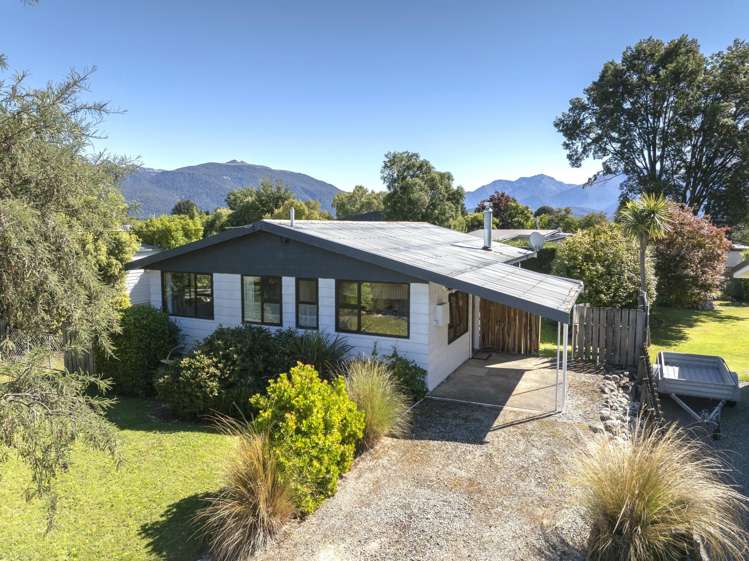 221 Milford Road Te Anau_24