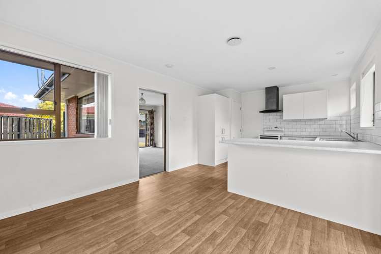 1/6 Annette Avenue Te Atatu South_7