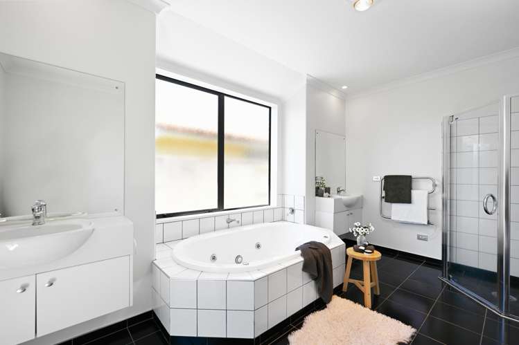 44 Wiltshire Drive Huntington_17