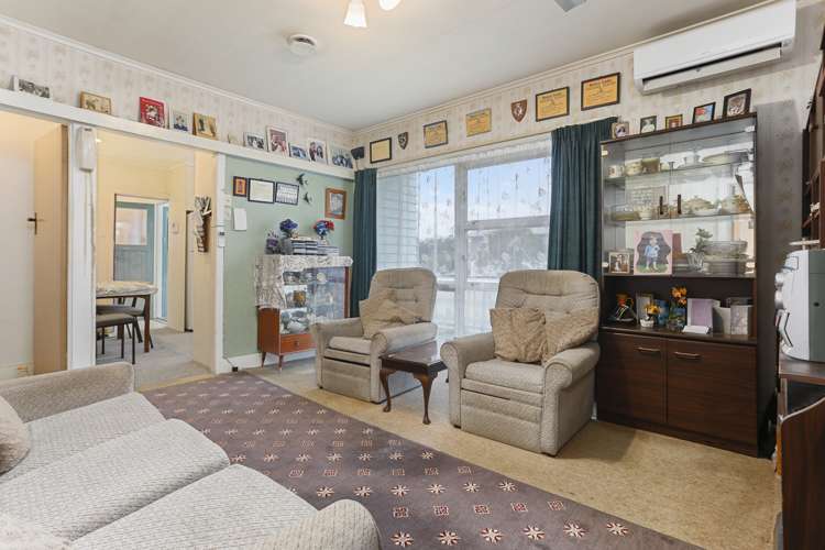 21 Queen Mary Avenue New Lynn_2