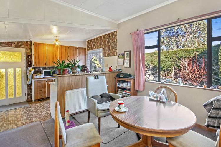 9 Black Road Otatara_3