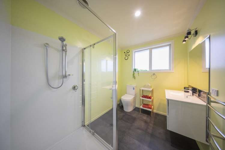 25 Motu-au Close Manapouri_15