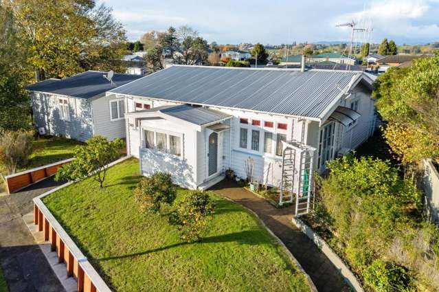 Character, Comfort & Charm - 345 Kihikihi Road