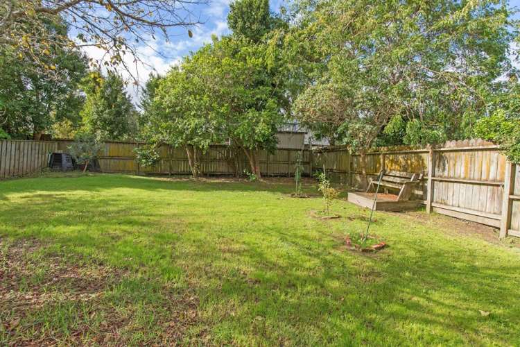 12 Thorburn Avenue Red Beach_14