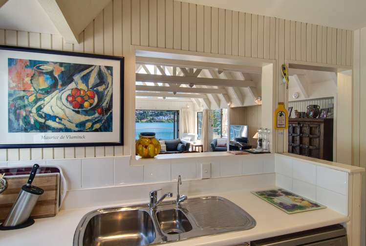 615 Peninsula Road Kelvin Heights_16