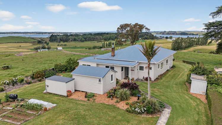 722 Awhitu Road Waiuku_16