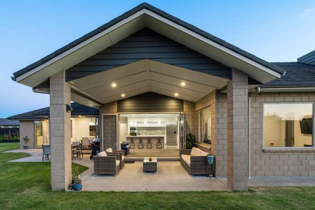 St Kilda – Elevated, 3 Car Garaging, Fruit Trees