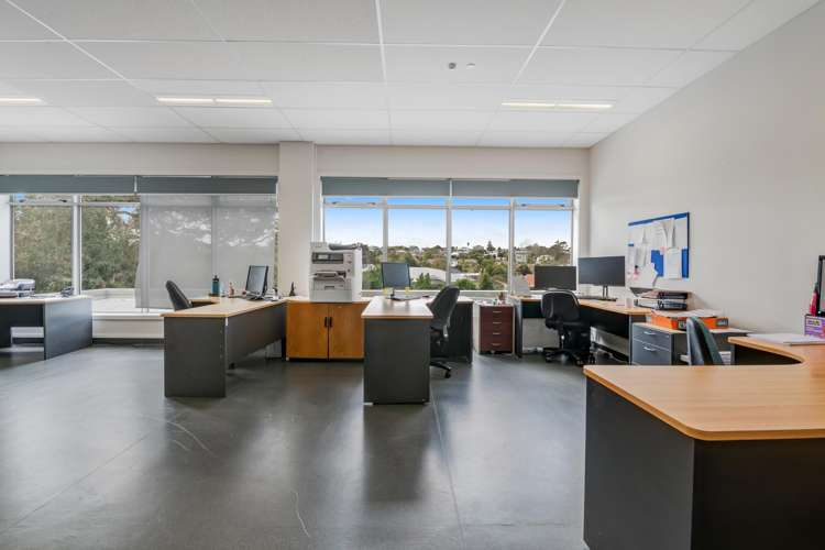 938 Whangaparaoa Road Manly_9