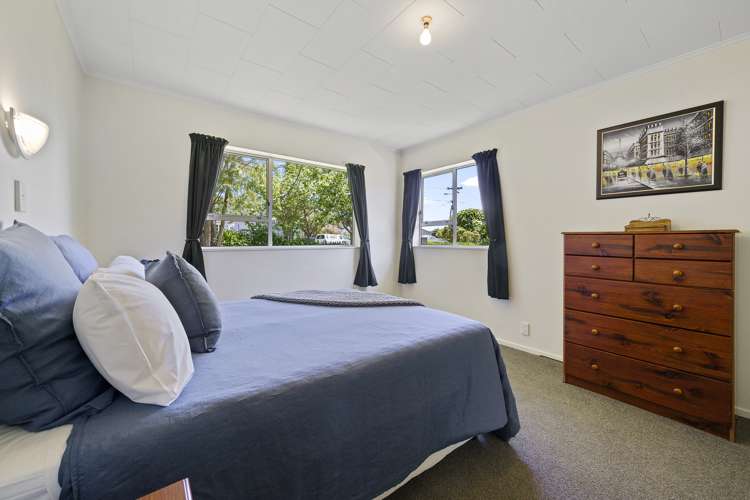 8 Sharpe Crescent Wainuiomata_8