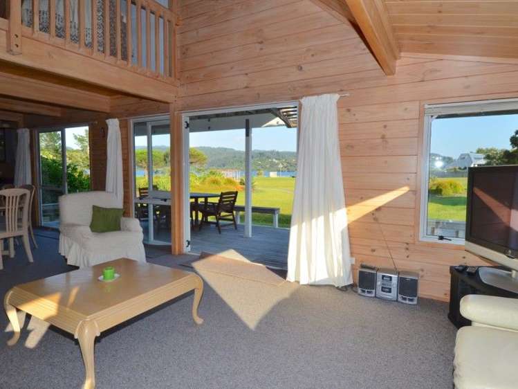 8 Ajax Head Pauanui_4