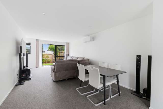 2/11 Brockworth Place Riccarton_3