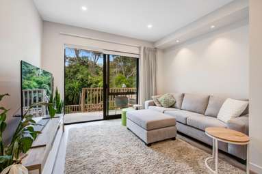 6/22 Spinella Drive_2