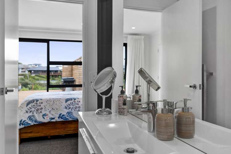 8a Jules Crescent Bell Block_21