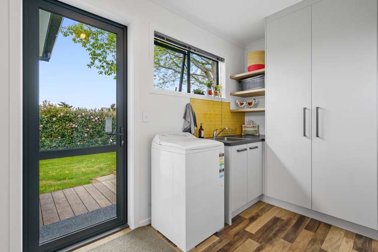 16 Cowley Drive Leamington_30