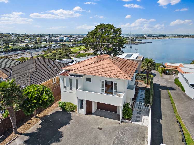 42 Seacliffe Road Hillsborough_23