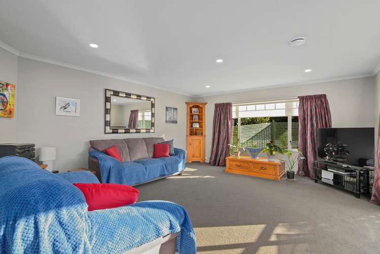 66 Washbourn Drive Richmond_14