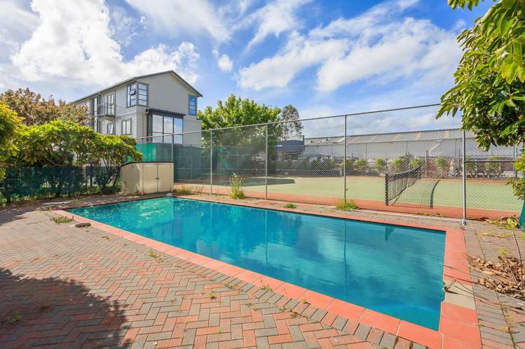 4D/10 Crown Lynn Place_0