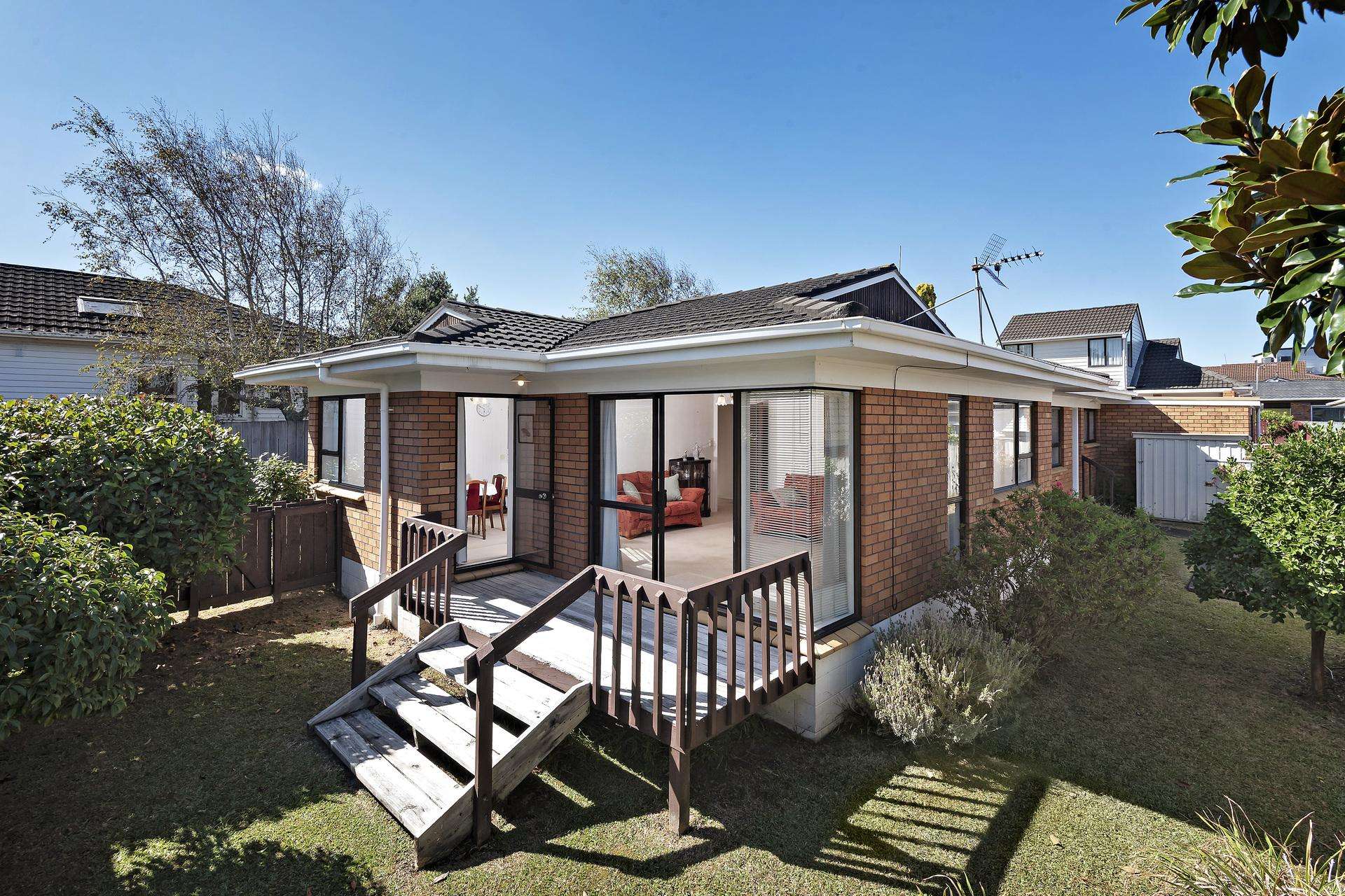 2/10 Bolton Street Blockhouse Bay_0